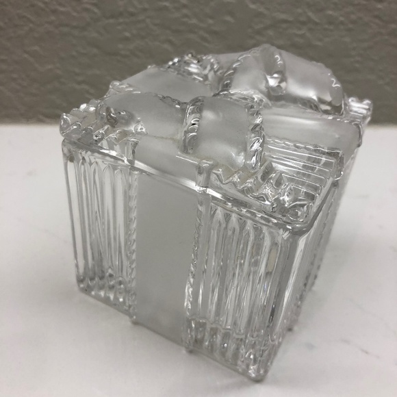 AnnaHutte Square Bow 3 1/4" Trinket Box Germany - Picture 8 of 9